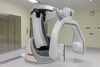 Hybrid-OP | Siemens Artis pheno: Die Hybridsaal-Röntgenanlage mit Roboter C-Arm und hochleistungsfähiger, digitaler Durchleuchtungseinheit erlaubt Durchleuchtungen, Gefäßdarstellungen und Volumentomographien in höchster Qualität. Zudem ermöglicht sie die Fusion mit präoperativen CT/MRT-Bildgebungen.